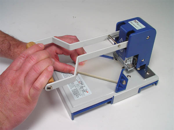 เครื่องตัดขอบมุมกระดาษ รุ่น AD-1