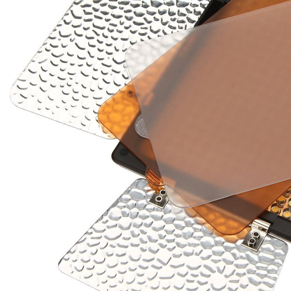 YONGNUO YN600L LED Video Light ราคาถูก (ราคาเฉพาะไฟ ไม่รวมแบตเตอรี่และแท่นชาร์จ)