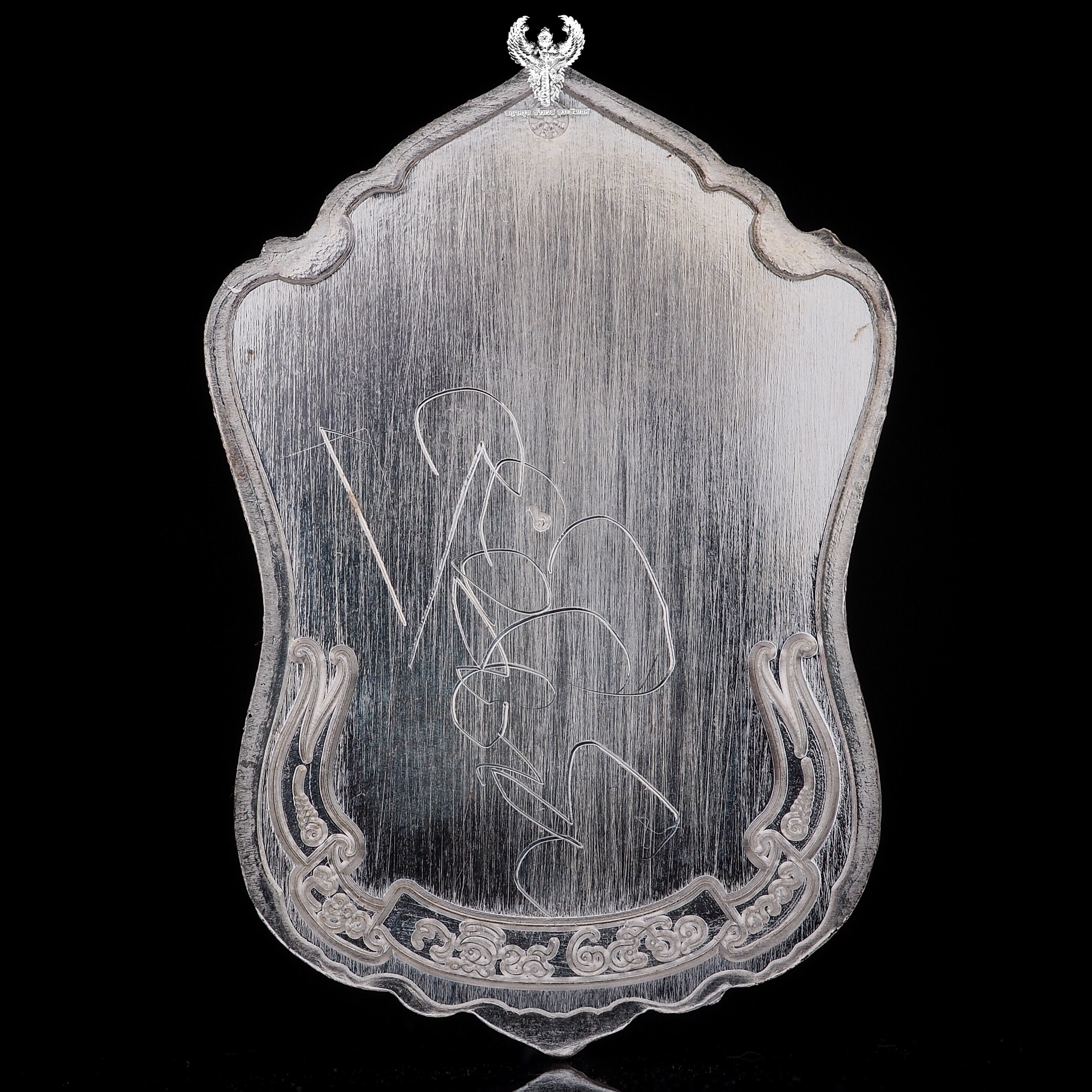 เหรียญท้าวเวสสุวรรณ รุ่น กฐิน ๖๑ วัดแม่ต๋ำ จังหวัดเชียงราย เนื้องิน หลังเรียบ เลข ๖