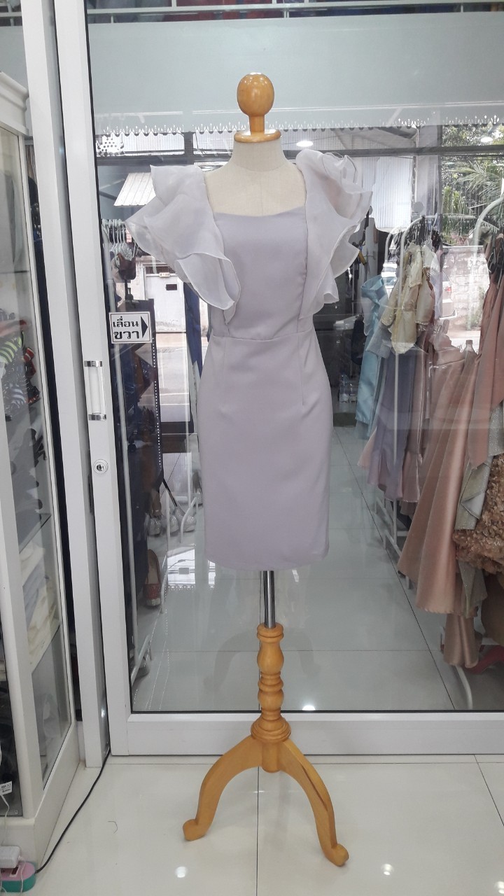 (PRE-LOVED) เดรสสั้นสีเทาคอกว้างระบายคอออแกนดี้2ชั้น ผ้าฮานาโกะ (XL) มือ2