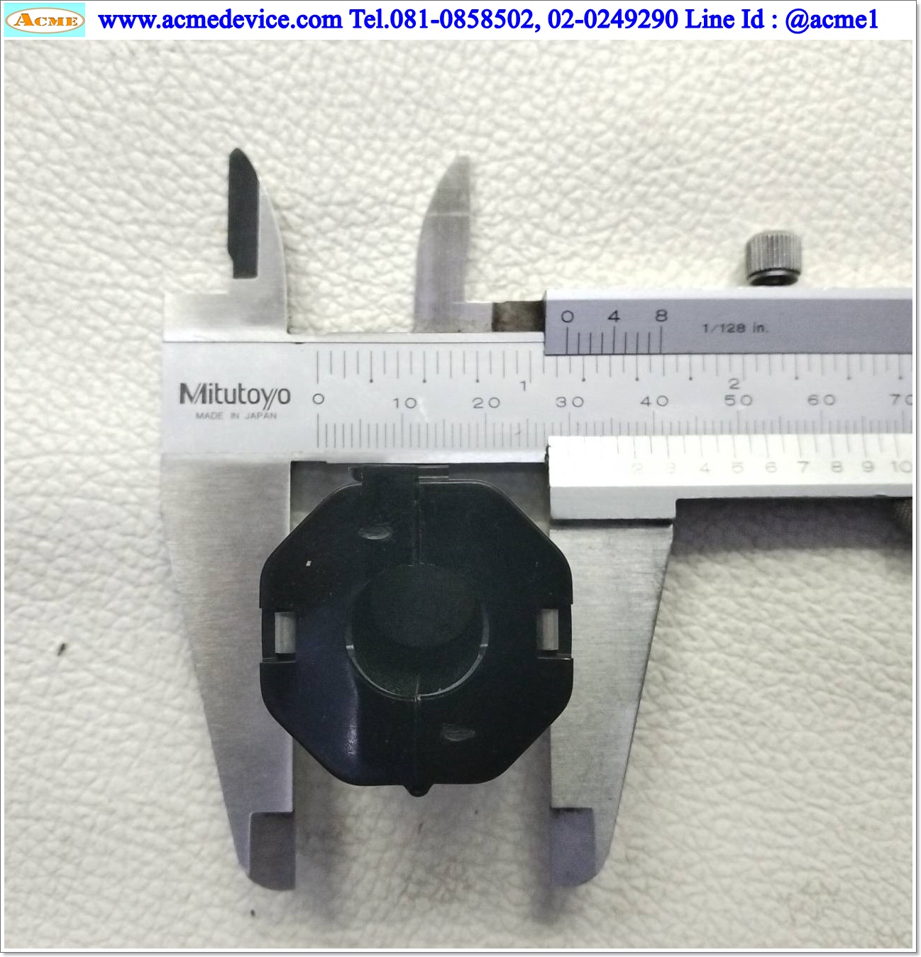 Ferrite Clamp Tokin รุ่น ESD-SR-25, Dia 13 mm., ขนาด 29 mm x 33 mm.