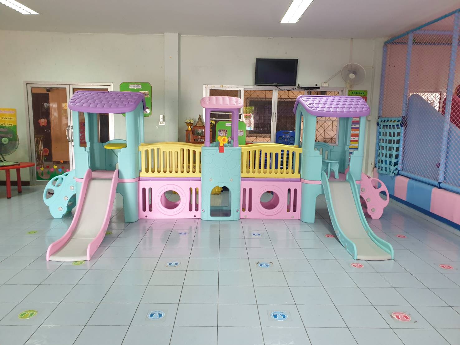 บ้านน้อย 3 ป้อม บันไดรถ (สีหวาน)