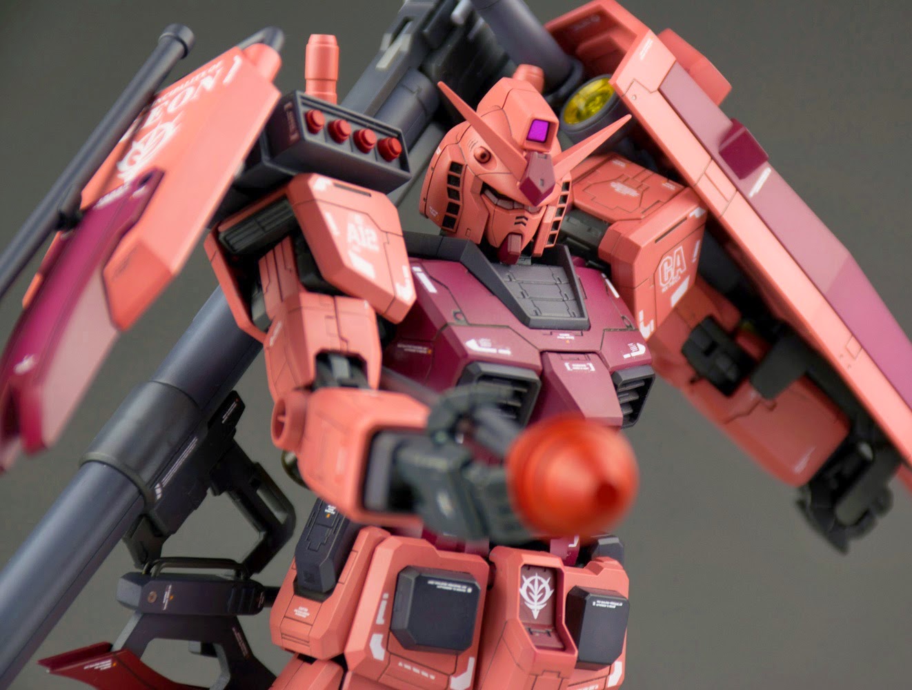 BANDAI MG 1/100 RX-78/C.A. CHAR'S COLOR GUNDAM อาร์ เอ็กซ์ 78 ชาร์ คัลเลอร์ โมเดล กันดั้ม กันพลา PS TOYLAND