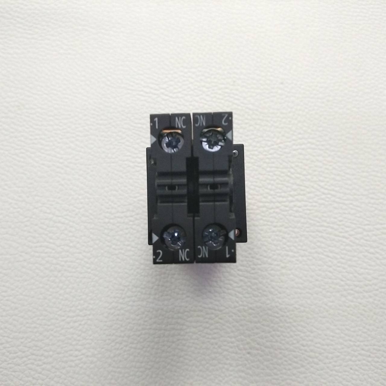 Emergency Switch Siemens รุ่น 3SB3202-1HA20, Dia.22 mm, 2NC