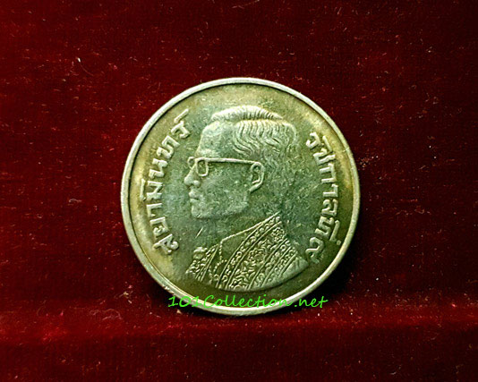 #001 เหรียญ 5 บาท หมุนเวียน หลังครุฑเฉียง ปี 2522 สวยผิวน้ำทอง ไม่ผ่านการใช้งาน UNC