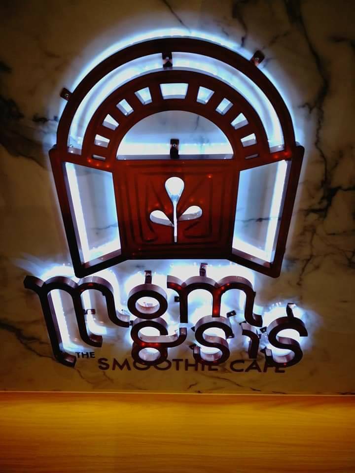 ป้ายร้าน tho smoothie cafe'