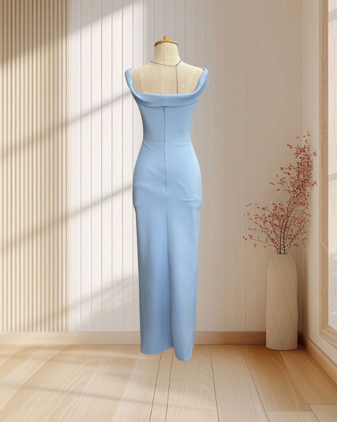 (PRE-LOVED) ราตรียาวสีฟ้า ปาดไหล่ สายไขว้หน้า ผ้ารัดรูป ไซส์ S