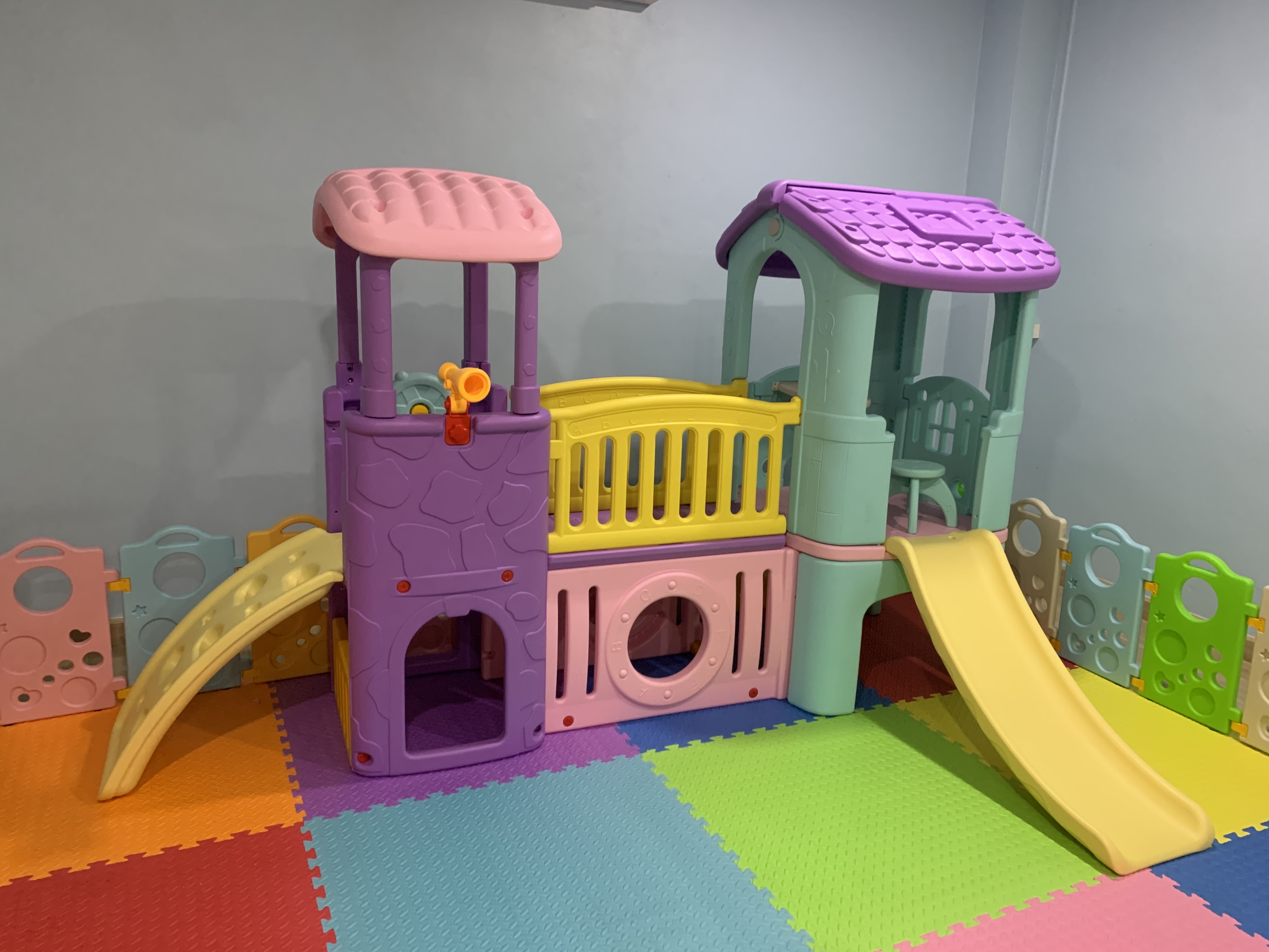 บ้านน้อยสองชั้น (สีหวาน)