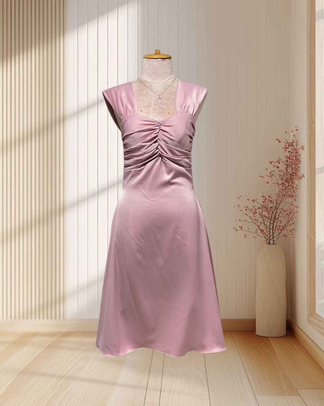 (PRE-LOVED) ราตรีสั้นสีชมพู สายเดี่ยวใหญ่ จีบอก ไซส์ M