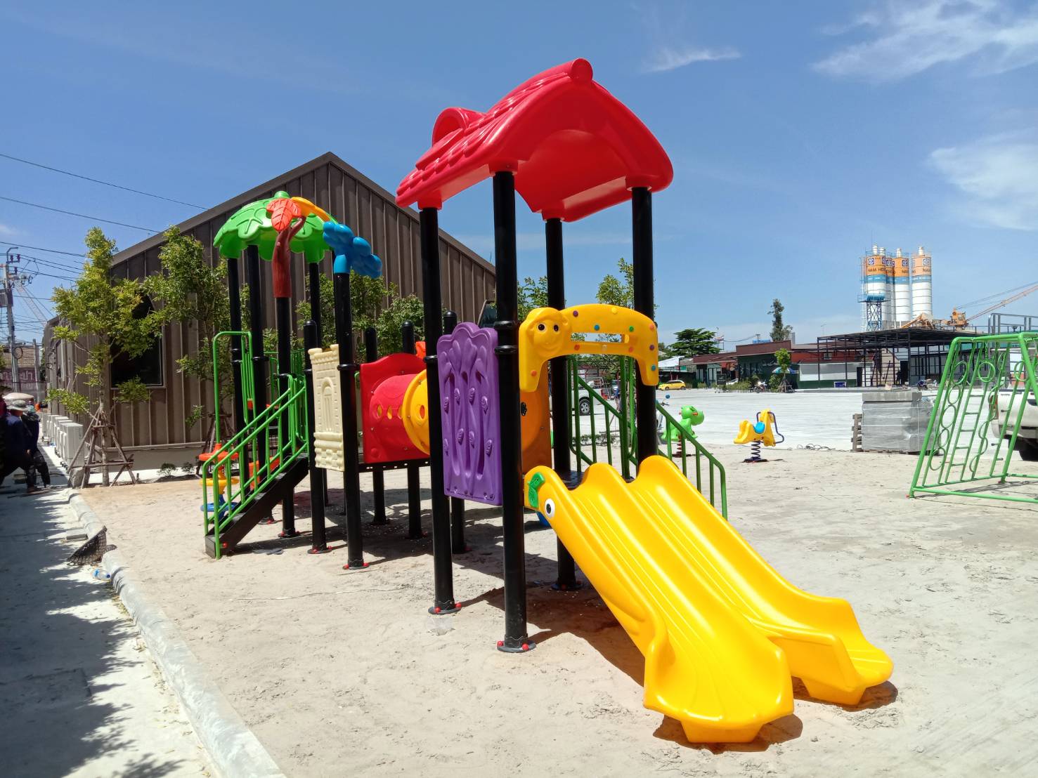 เครื่องเล่นสนาม ชุด ผจญภัย เครื่องเล่นสร้างความสุข