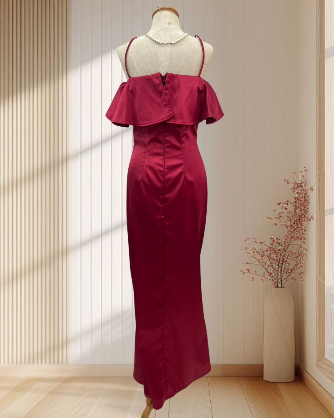 (PRE-LOVED) ชุดราตรียาวสีเเดงสายเดี่ยวระบายอก(Size : L)