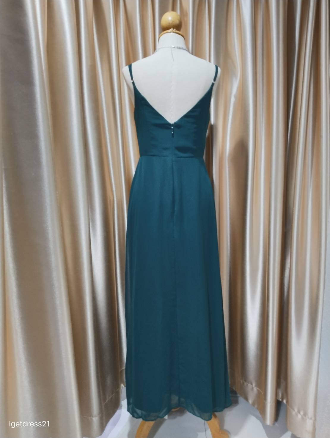 (PRE-LOVED) ชุดราตรียาวสายเดี่ยวชีฟองสีเขียวเข้มผูกโบว์ที่เอวด้านหน้า S