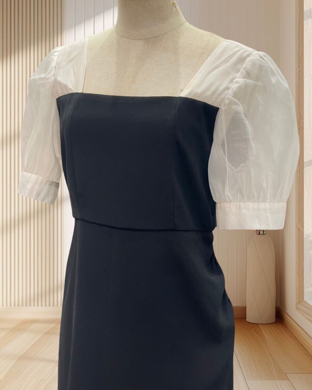 เดรสสั้นสีดำ แขนตุ๊กตาสีขาวผ้าแก้ว ไซส์ L