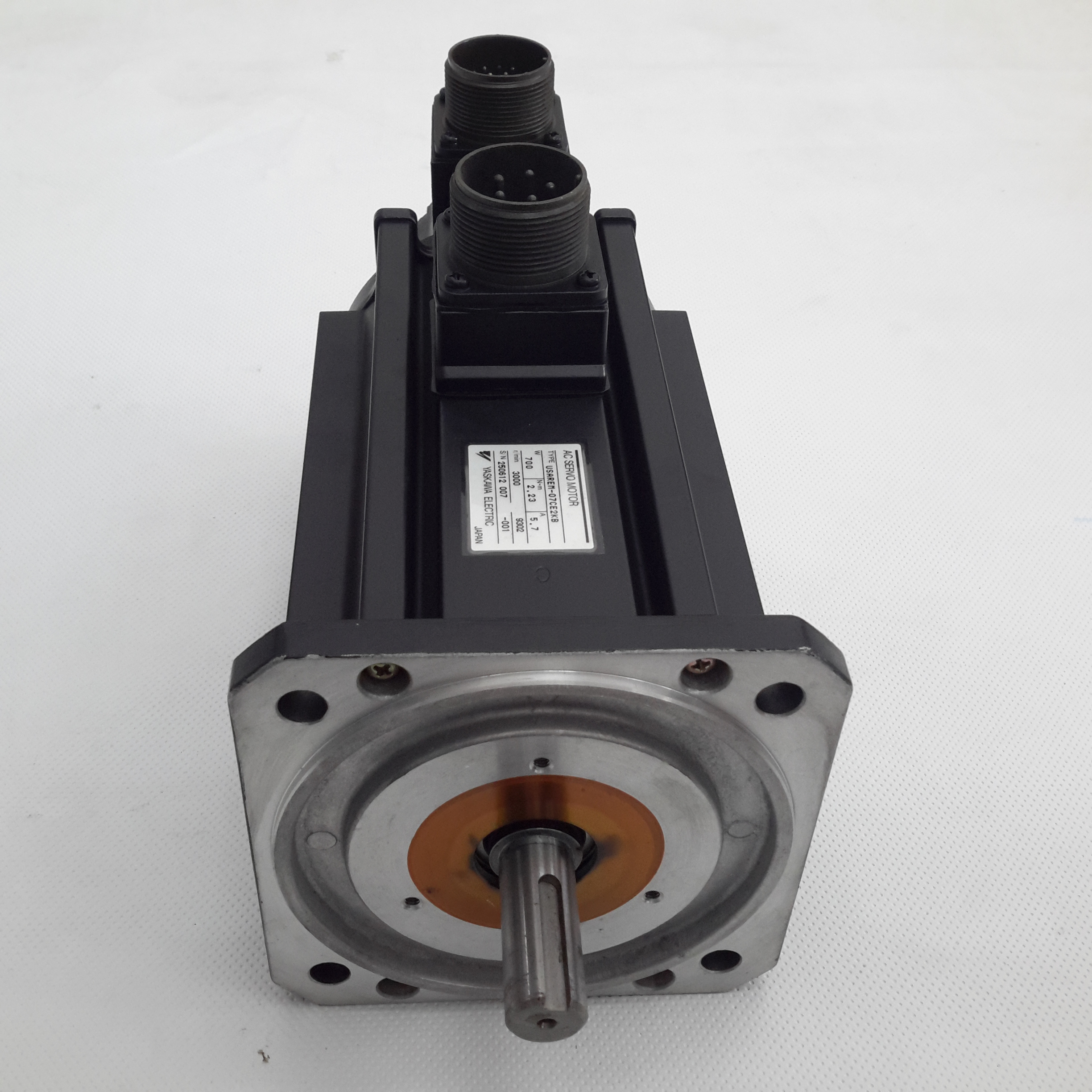 Servo Motor Yaskawa รุ่น USAREM-07CE2KB, 700W (2.23 N ํm) (สินค้าใหม่)