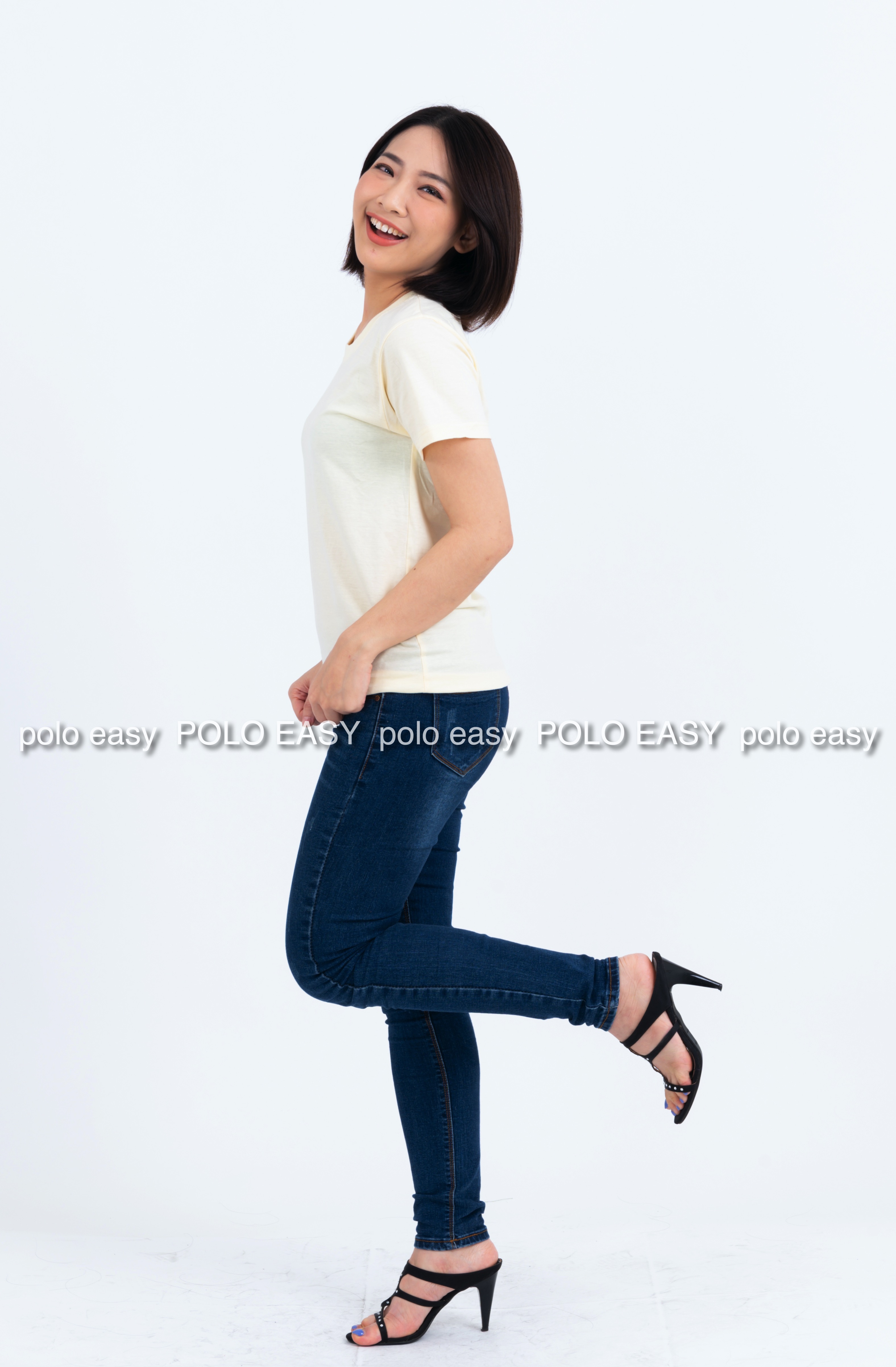 L เสื้อยืด สีครีม คอกลมแขนสั้น Size L แขนสั้น