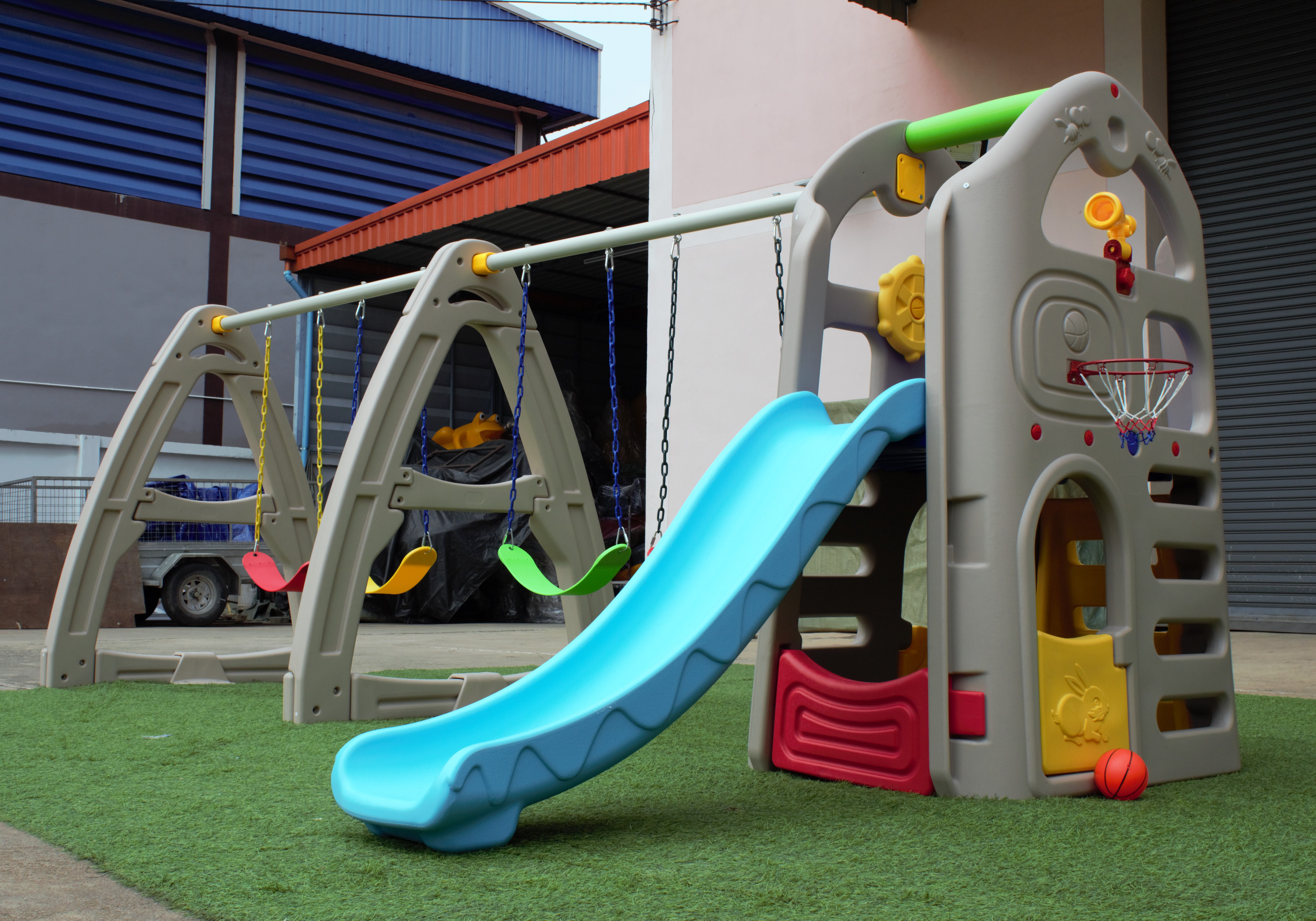 ชิงช้ากระดานลื่นสุดหรรษา 4 ที่นั่ง