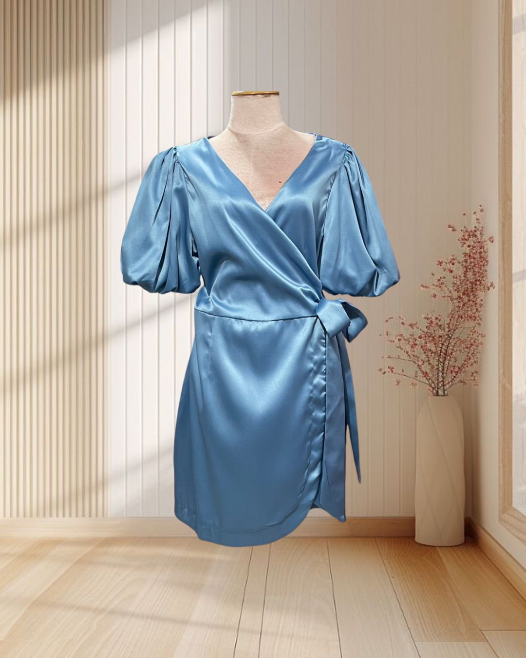 (NEW) ราตรีสั้นสีฟ้า แบบคลุมผูกโบว์ที่เอว แขนบอลลูนใหญ่ ไซส์ 2XL