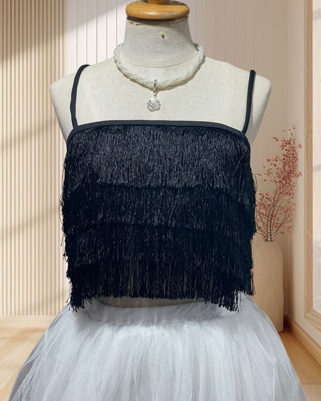 (PRE-LOVED) เสื้อครอปสีดำ สายเดี่ยว ไซส์ S (เฉพาะเสื้อ)