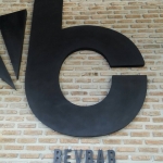 ป้ายร้าน อักษรโลหะยกขอบ โลโก้ร้าน BEVBAR @meetingpoint รัชโยธิน