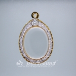 ตลับรูปไข่ ทองเหลืองชุบทอง ฝังพลอยขาวเต็ม