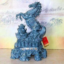 ม้า ยืนยกขาหน้า สีหินอ่อน สูง 17 นิ้ว