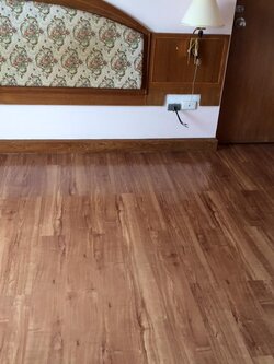 กระเบื้องยางลายไม้ ปูพื้นรีสอร์ท