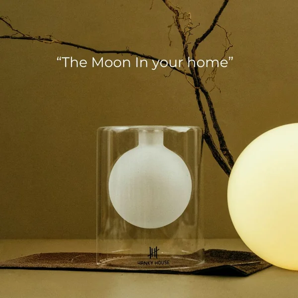 Hanky House Moon Vase แจกัน ดวงจันทร์ แก้ว แฮนด์เมด ใส่ ก้านไม้หอม รีฟิล image 2 Hanky House Moon Vase แจกัน ดวงจันทร์ แก้ว แฮนด์เมด ใส่ ก้านไม้หอม รีฟิล image 2